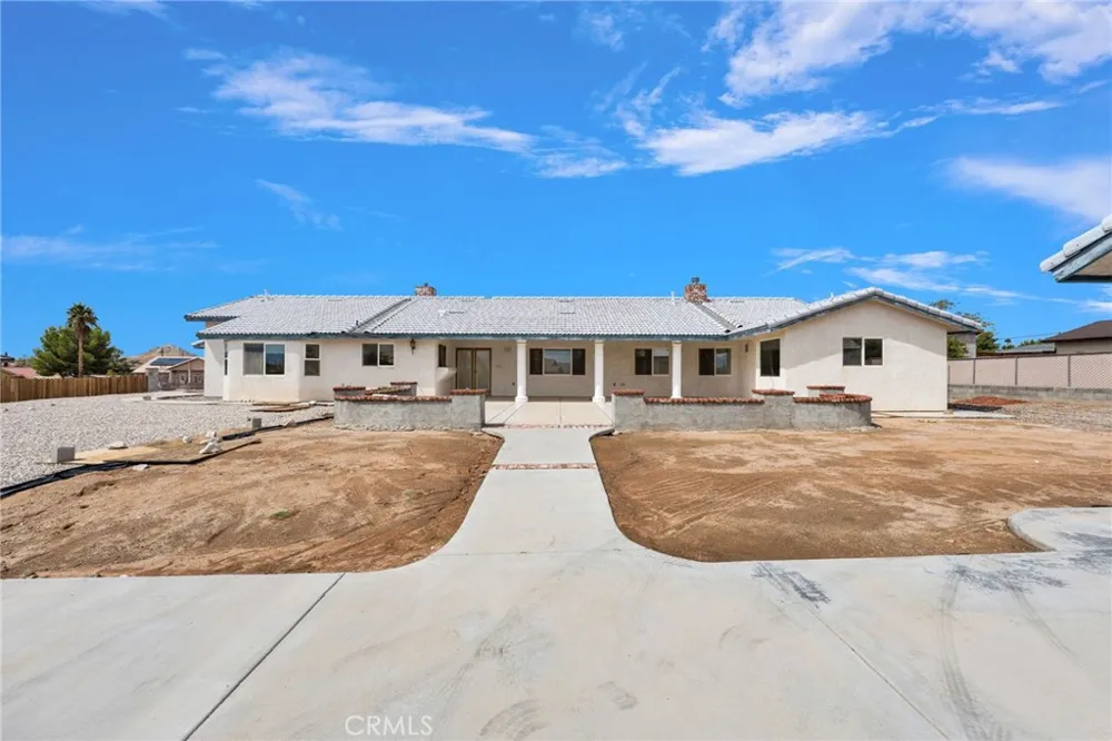 19311 Roanoke Road Apple Valley, CA 92307