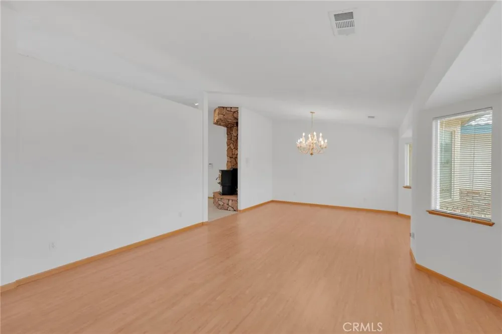 19311 Roanoke Road Apple Valley, CA 92307