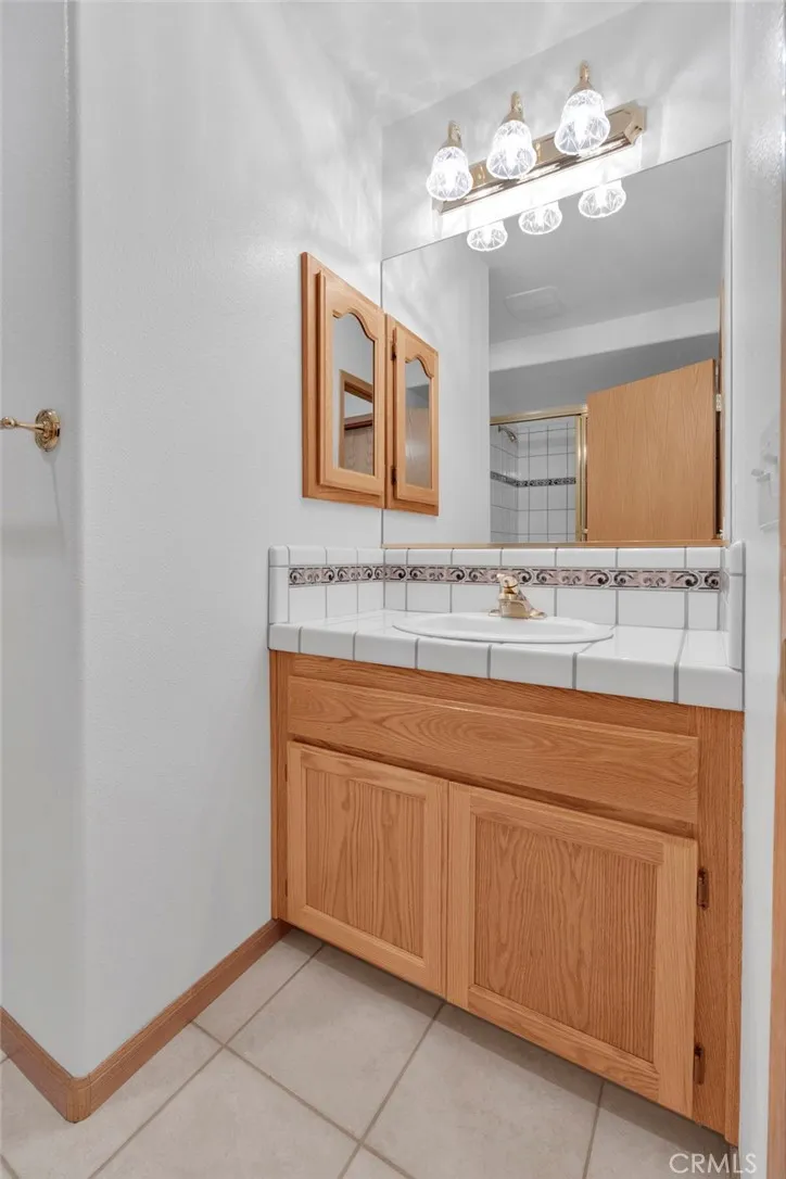 19311 Roanoke Road Apple Valley, CA 92307