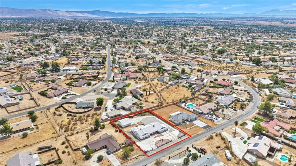 19311 Roanoke Road Apple Valley, CA 92307