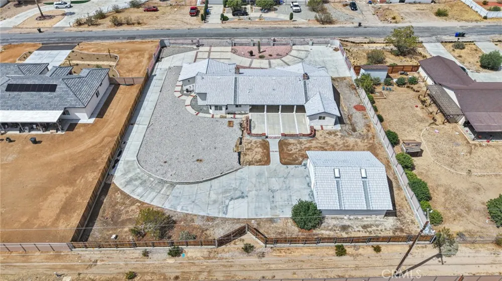 19311 Roanoke Road Apple Valley, CA 92307