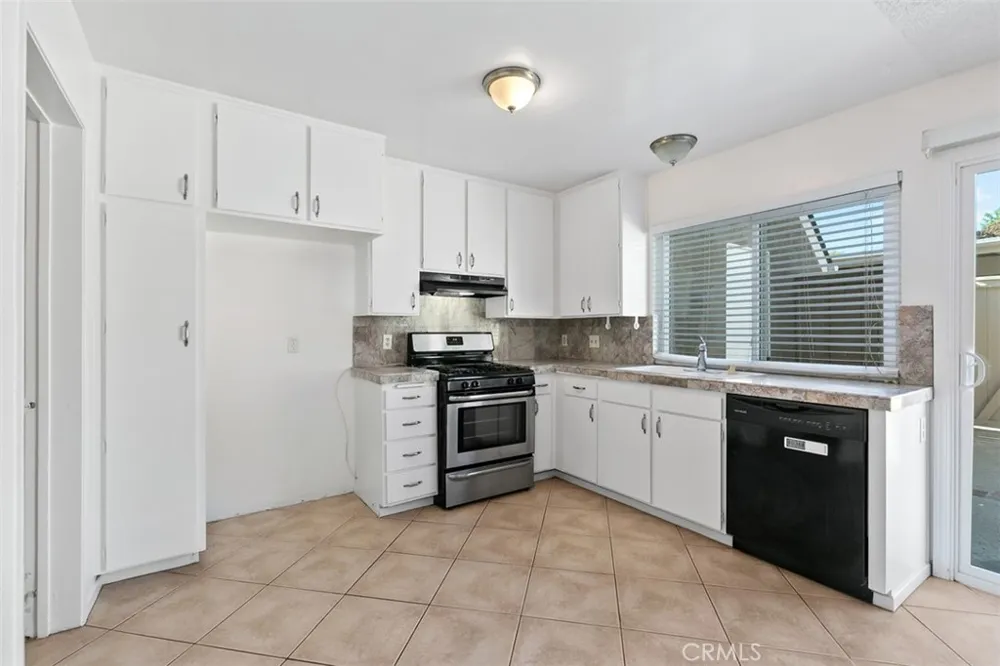 11 Rosemary #20 Irvine, CA 92604