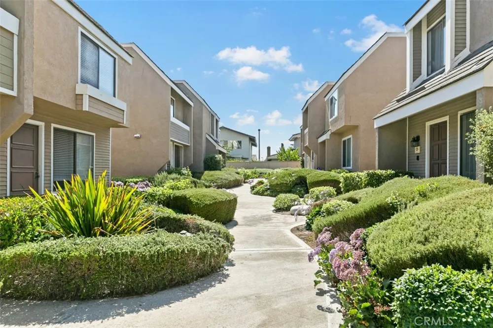 11 Rosemary #20 Irvine, CA 92604