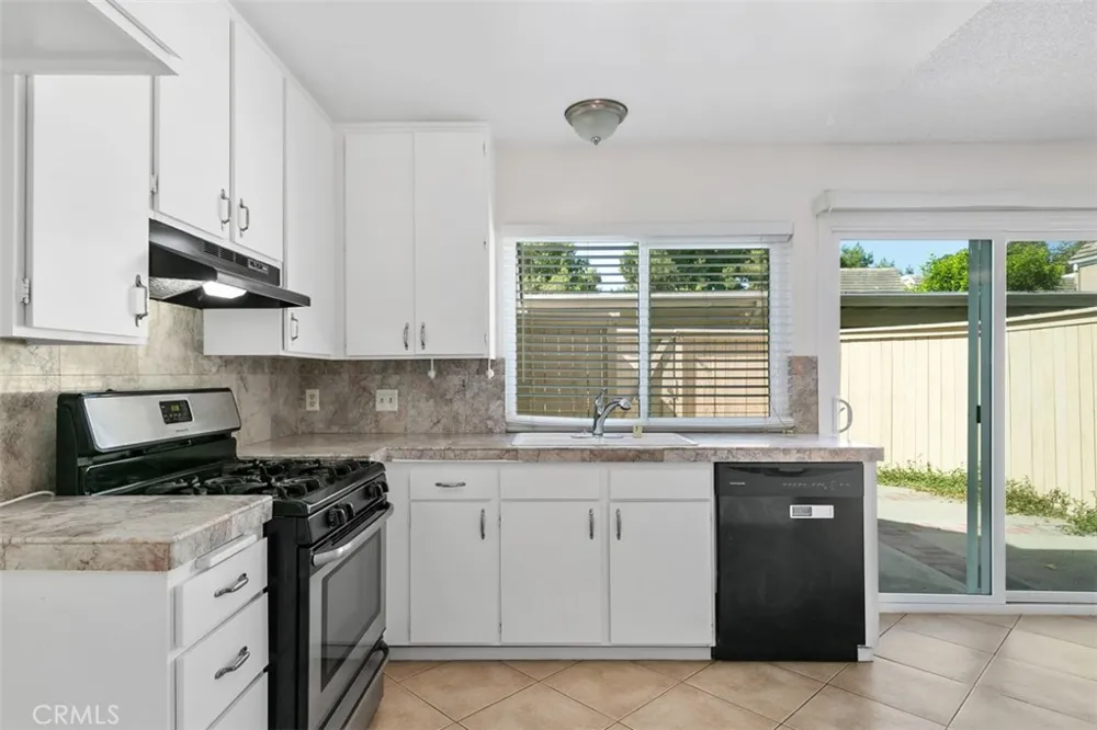 11 Rosemary #20 Irvine, CA 92604