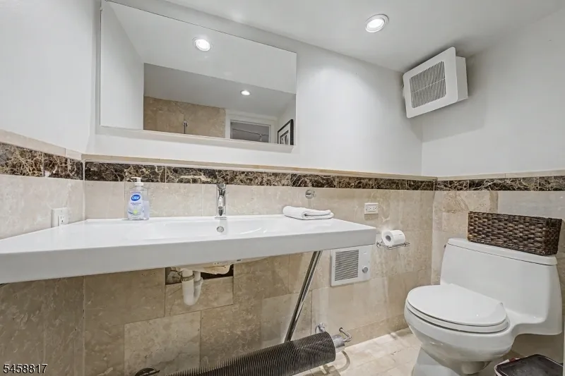 120 E Shawnee Trl Jefferson, NJ 07849