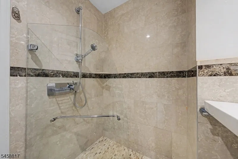 120 E Shawnee Trl Jefferson, NJ 07849