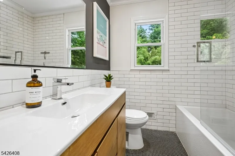 30 James St Montclair, NJ 07042
