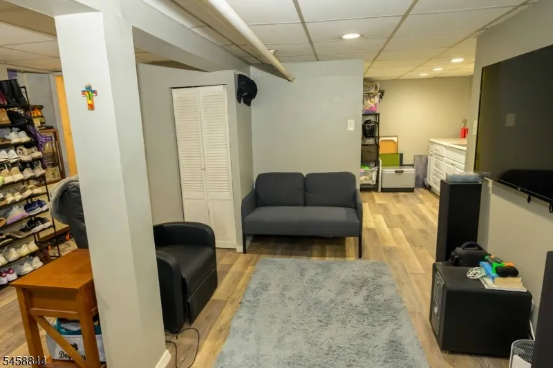 126 Post Ave Lyndhurst, NJ 07071