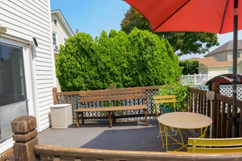 126 Post Ave Lyndhurst, NJ 07071