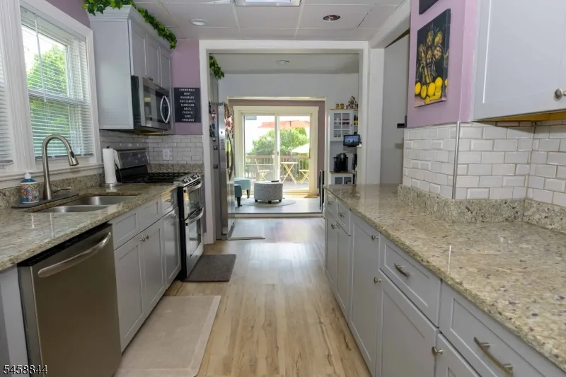 126 Post Ave Lyndhurst, NJ 07071