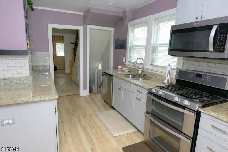 126 Post Ave Lyndhurst, NJ 07071