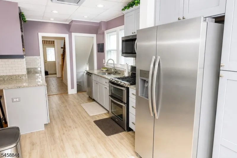 126 Post Ave Lyndhurst, NJ 07071