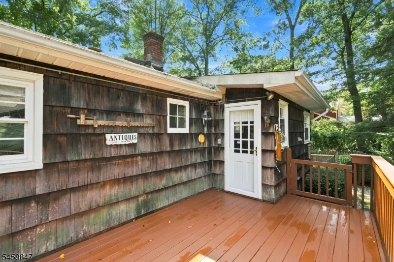 2 Mohican Trl Jefferson, NJ 07438