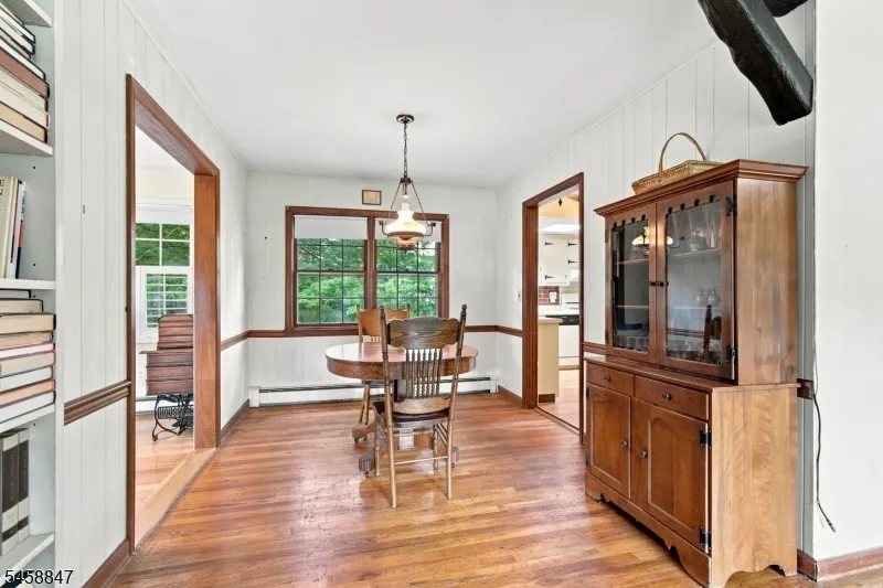 2 Mohican Trl Jefferson, NJ 07438