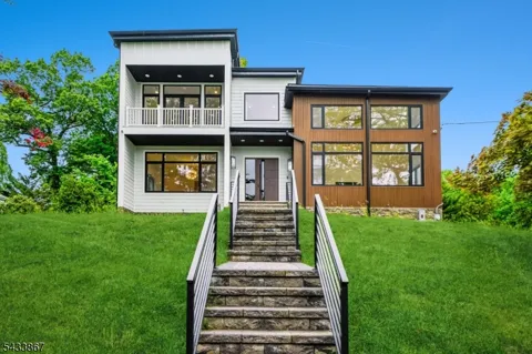 6 Cambridge Dr