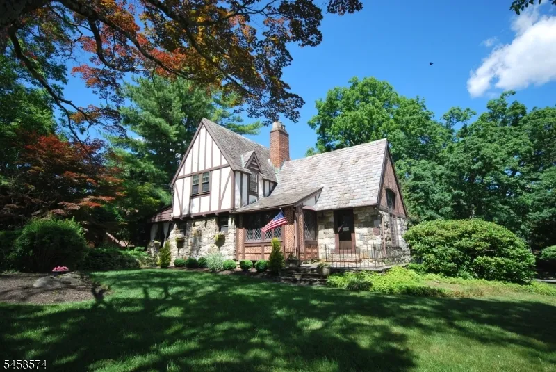 12 Island Trail Sparta, NJ 07871