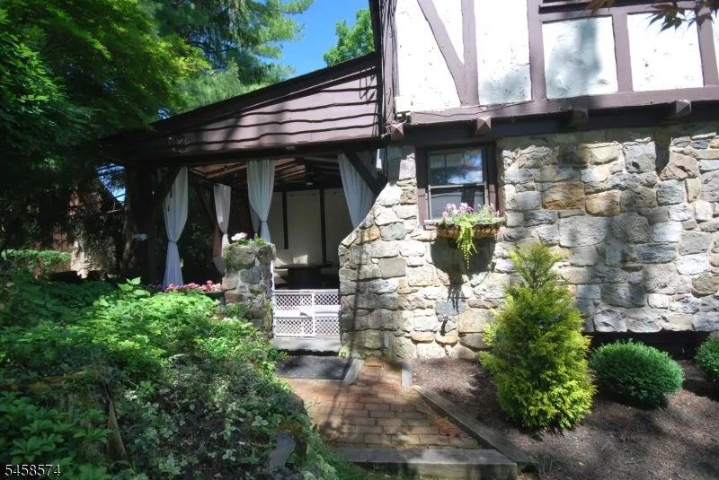 12 Island Trail Sparta, NJ 07871