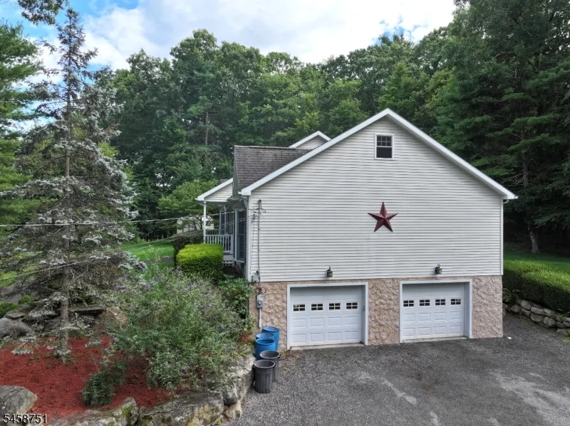 29 Millville Rd Montague, NJ 07827