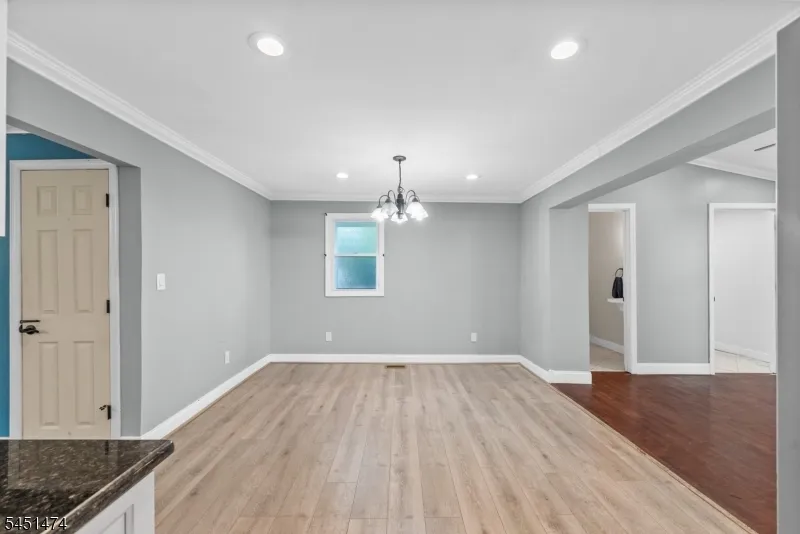 20 Shawnee Rd Hopatcong, NJ 07843