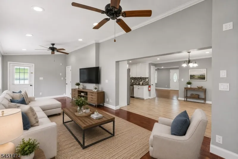 20 Shawnee Rd Hopatcong, NJ 07843