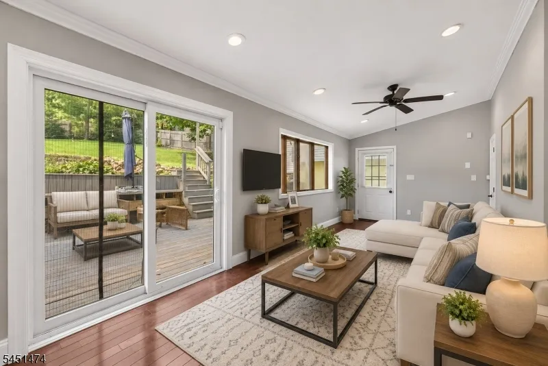 20 Shawnee Rd Hopatcong, NJ 07843