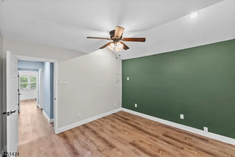 20 Shawnee Rd Hopatcong, NJ 07843
