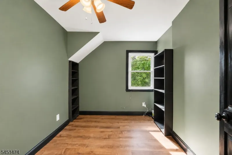 20 Shawnee Rd Hopatcong, NJ 07843