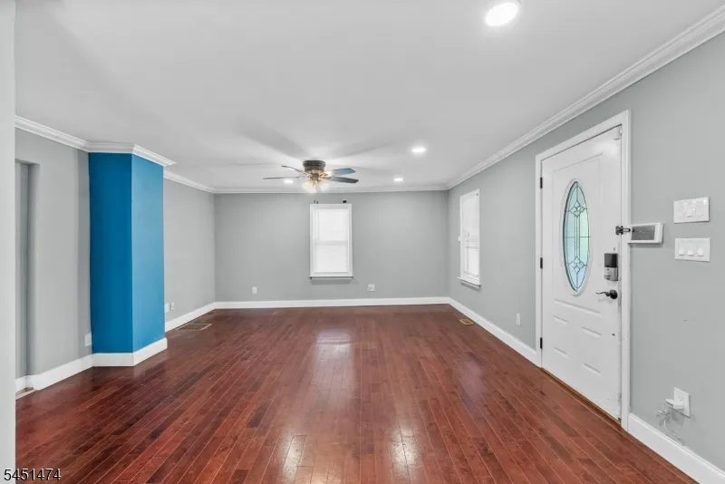 20 Shawnee Rd Hopatcong, NJ 07843
