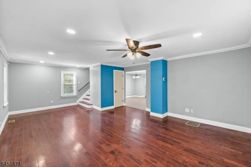 20 Shawnee Rd Hopatcong, NJ 07843