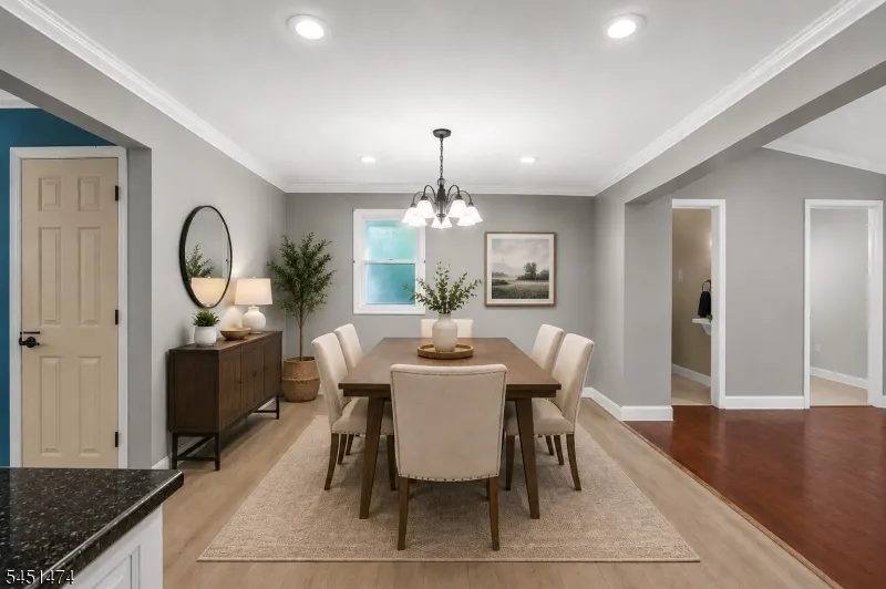 20 Shawnee Rd Hopatcong, NJ 07843