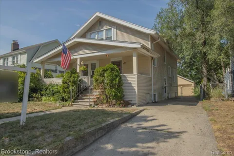 511 Woodcrest Drive