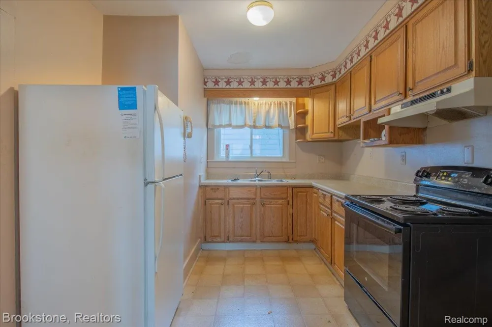 511 Woodcrest Drive Royal Oak City, MI 48067