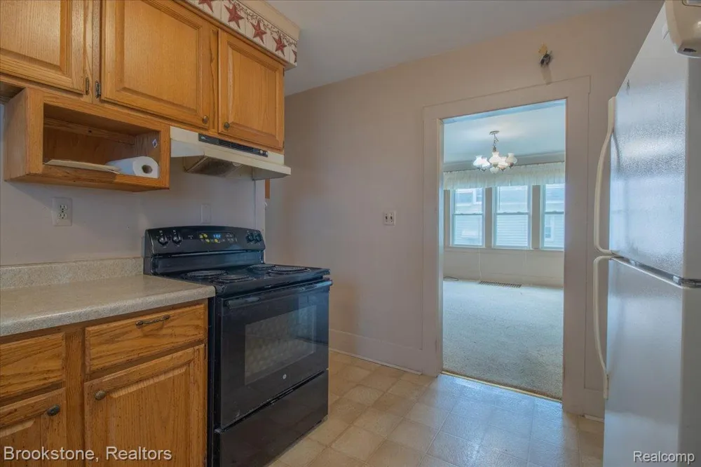 511 Woodcrest Drive Royal Oak City, MI 48067