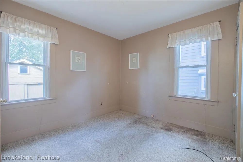 511 Woodcrest Drive Royal Oak City, MI 48067