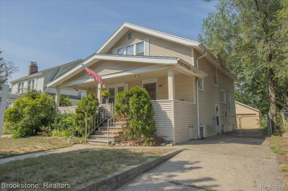 511 Woodcrest Drive Royal Oak City, MI 48067