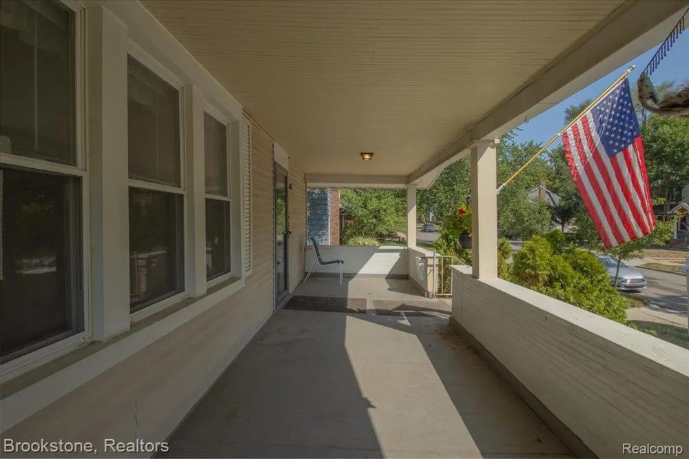 511 Woodcrest Drive Royal Oak City, MI 48067