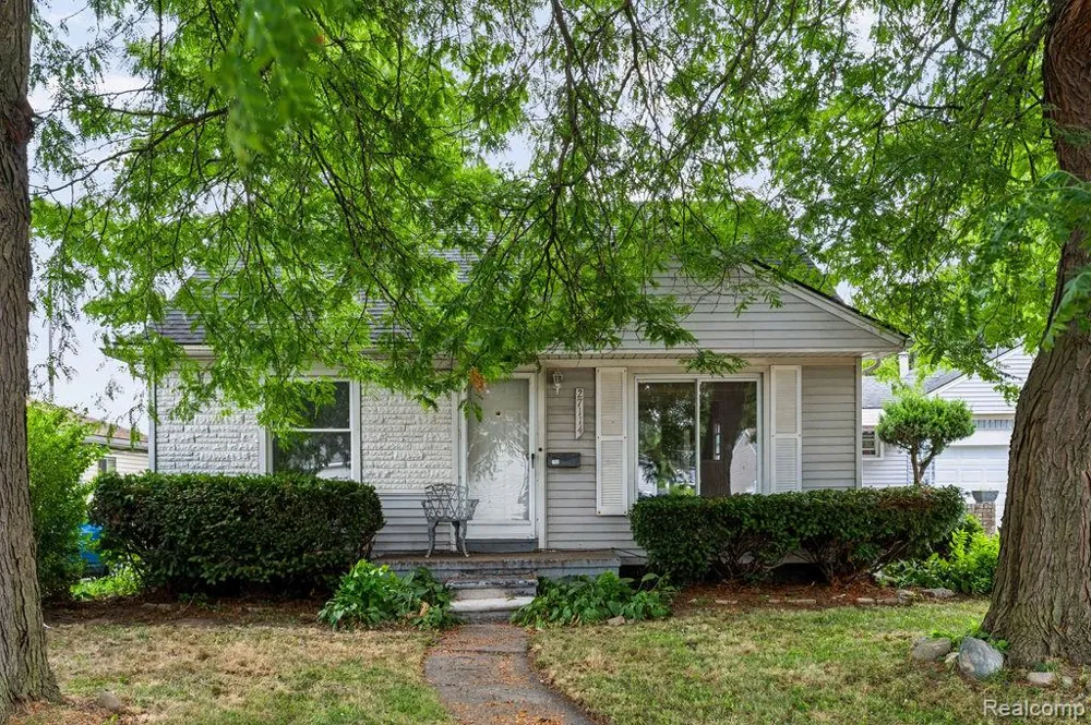 27114 Baldwin Avenue Warren City, MI 48092