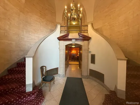8162 E Jefferson Avenue #Mezzanine B
