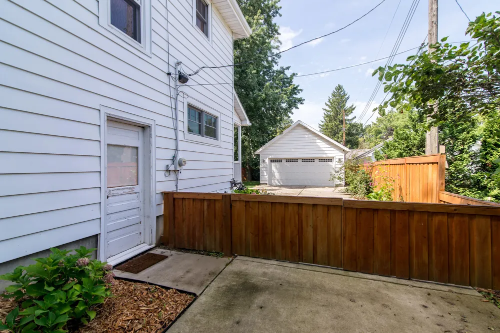 323 Lewis Street Saline City, MI 48176