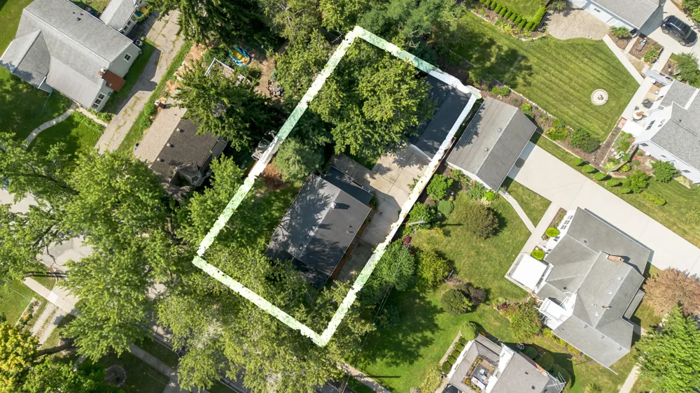 323 Lewis Street Saline City, MI 48176