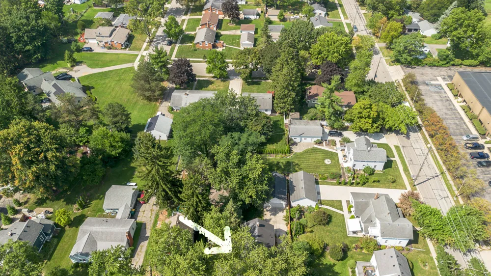323 Lewis Street Saline City, MI 48176