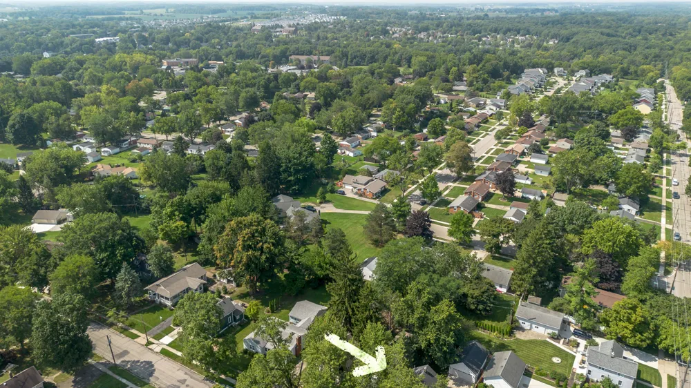 323 Lewis Street Saline City, MI 48176
