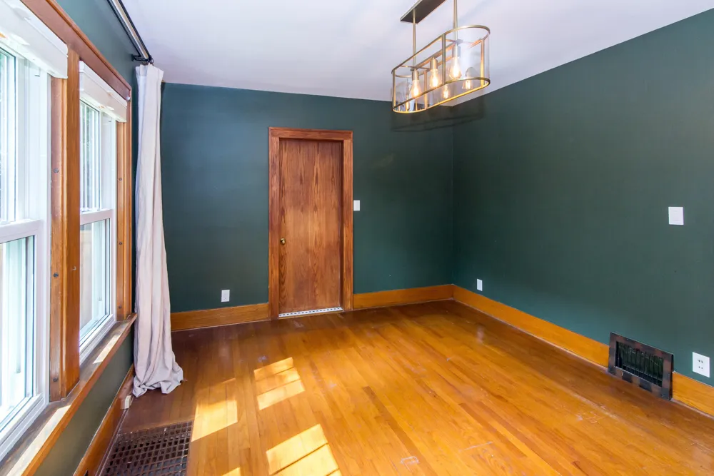 323 Lewis Street Saline City, MI 48176