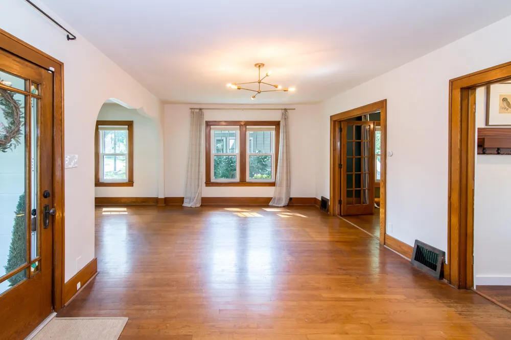 323 Lewis Street Saline City, MI 48176