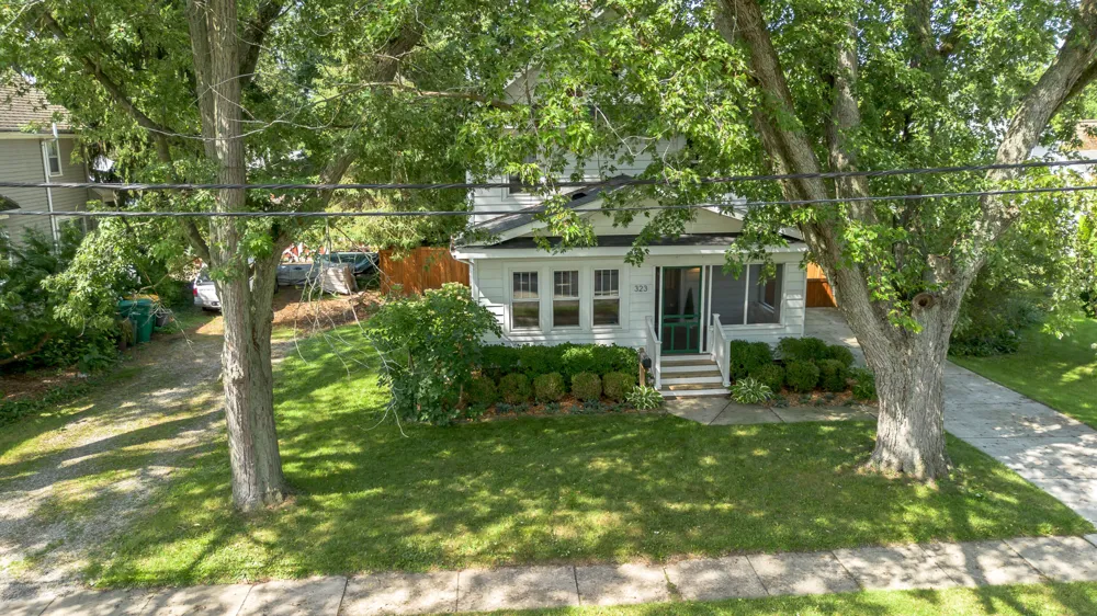 323 Lewis Street Saline City, MI 48176