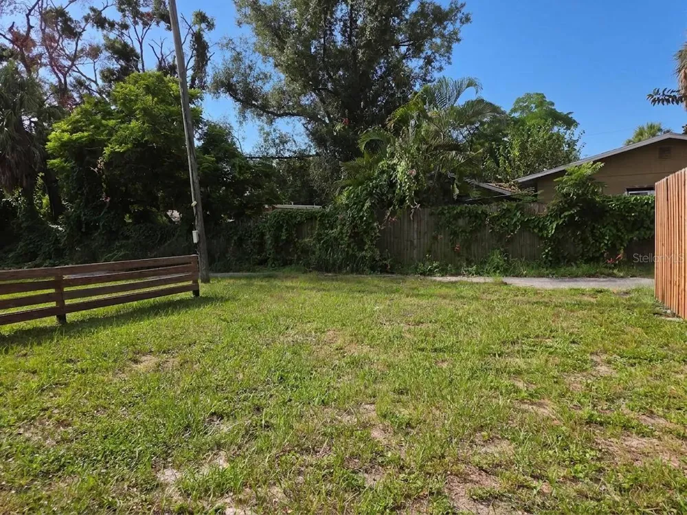 2410 W CYPRESS STREET #B Tampa, FL 33609
