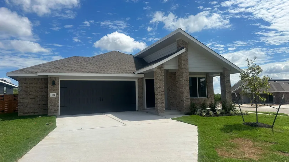 100 Tofalla Kyle, TX 78640