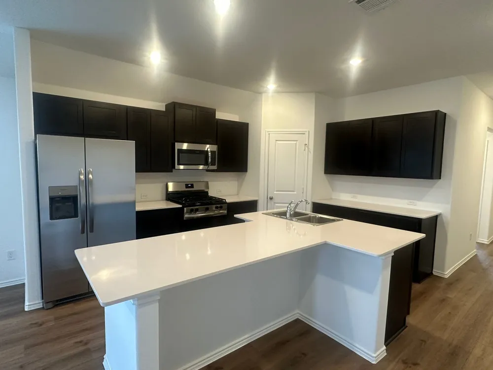 100 Tofalla Kyle, TX 78640