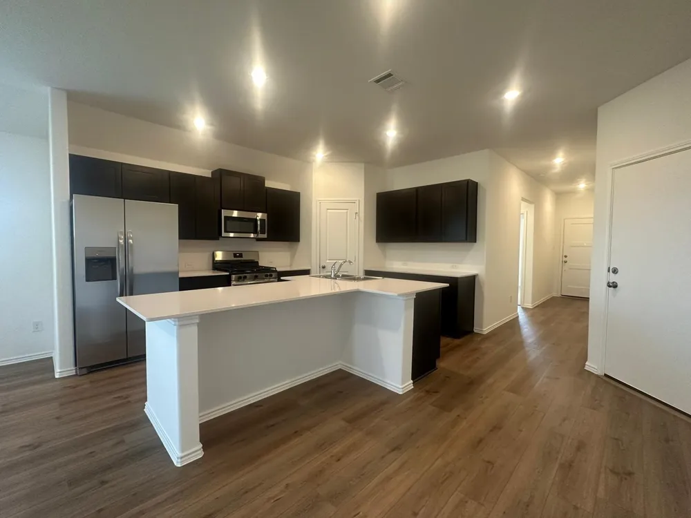 100 Tofalla Kyle, TX 78640