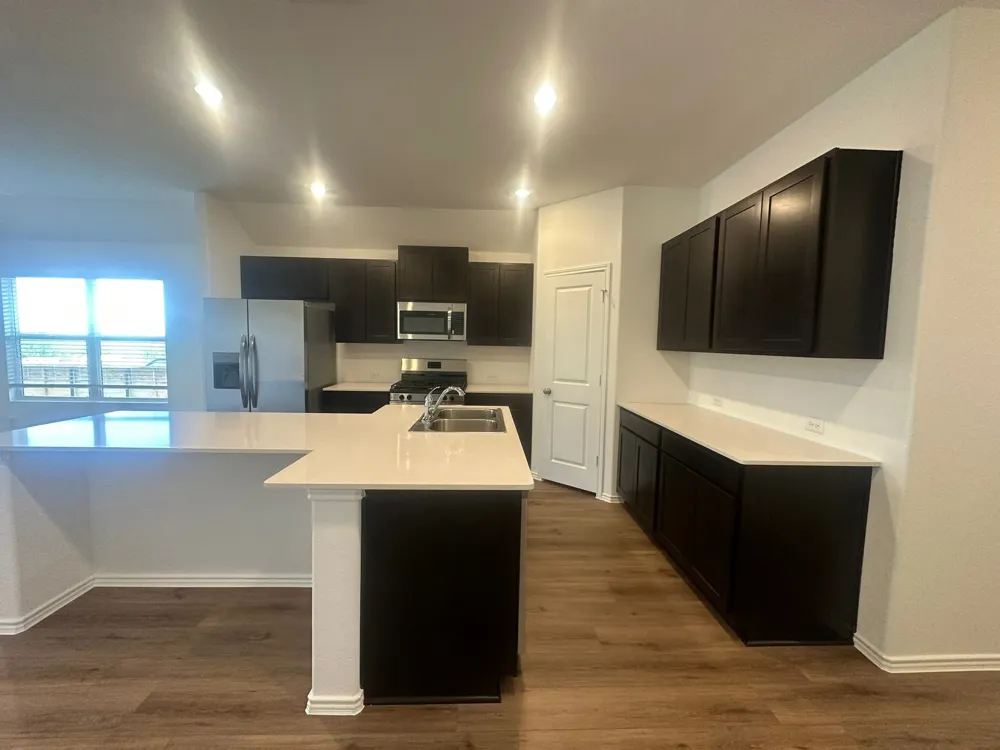 100 Tofalla Kyle, TX 78640